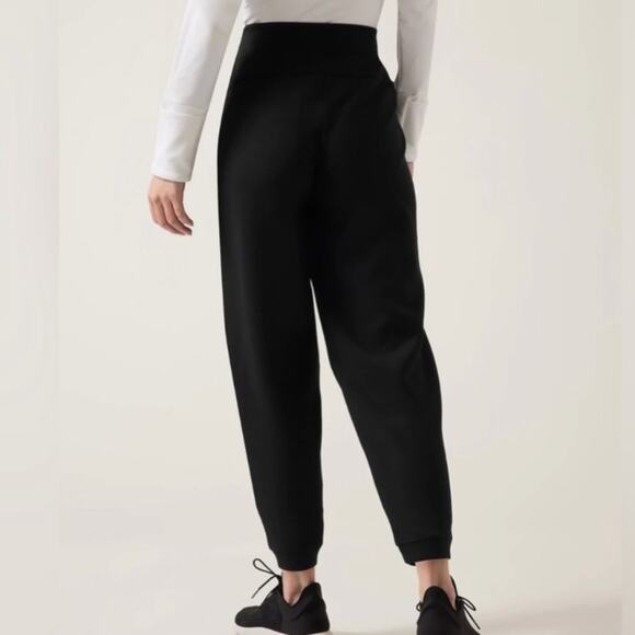 NWT Athleta Get Set Black Loose Fit Jogger Pull On Pants M - Picture 2 of 7